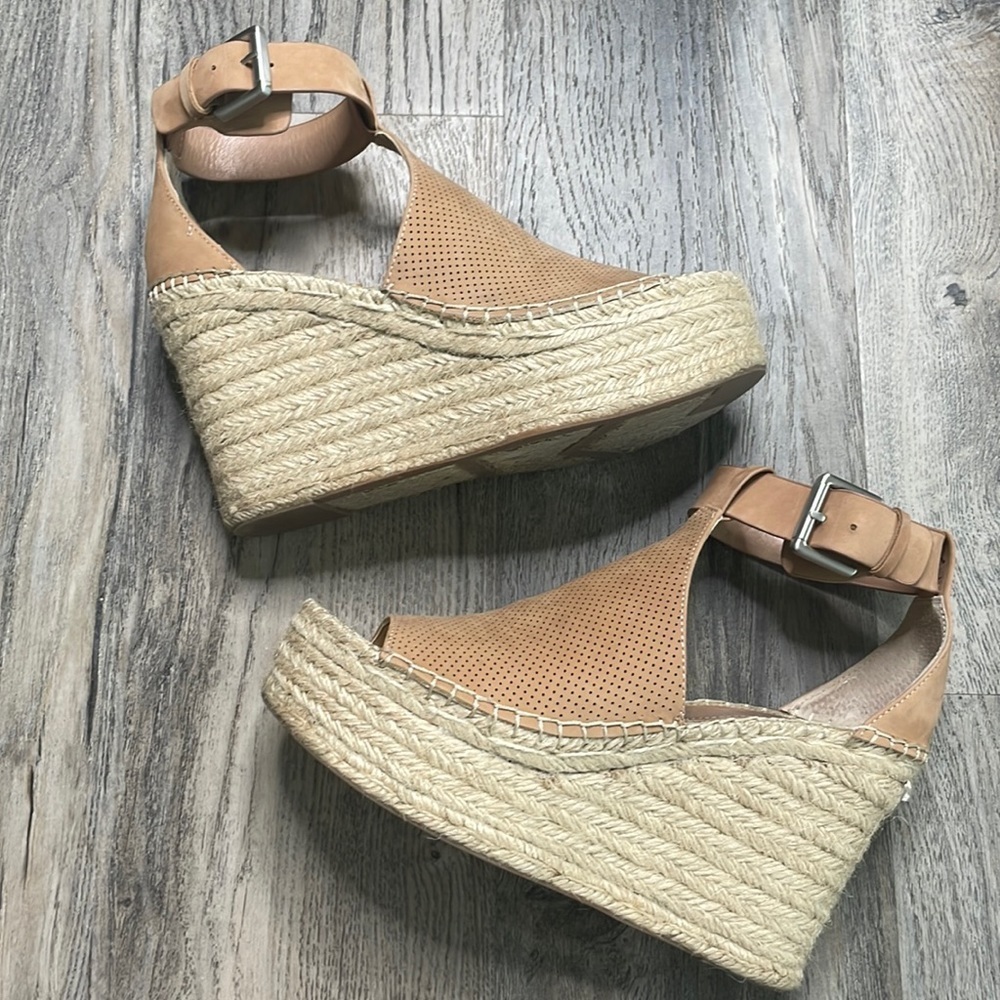 Marc Fisher Mlannie Tan Wedge Sandal, size 8